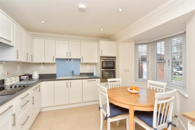 Kitchen/ Breakfast Room