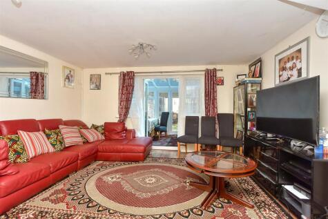 Lloyd Drive, Kemsley, Sittingbourne, Kent