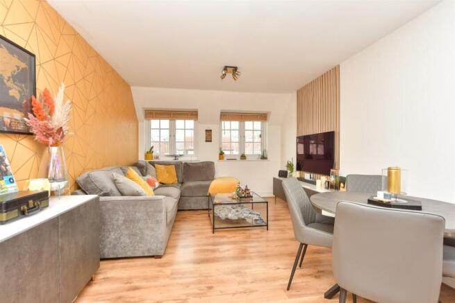 Kitchen/ Living Area