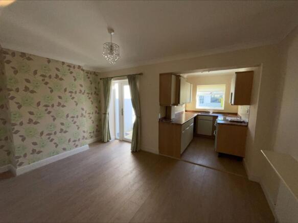 Dining/Kitchen