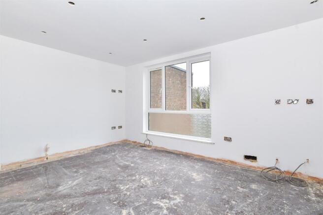 Bedroom/Lounge/Kitchen