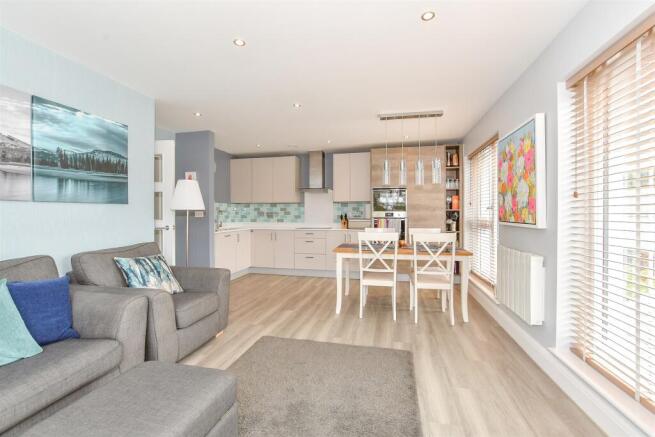 Lounge/Dining/Kitchen