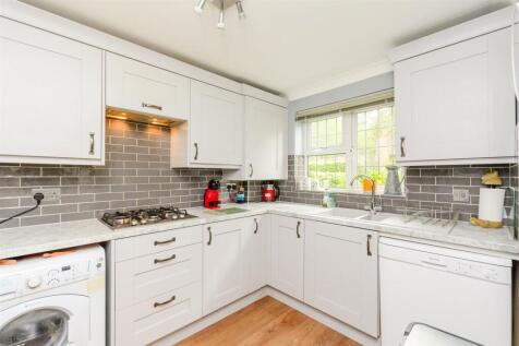 Silver Tree Close, Walderslade Woods, Chatham, Kent