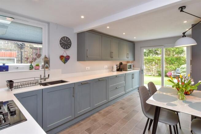 Kitchen/ Breakfast Room