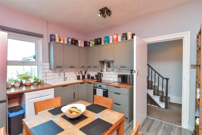 Kitchen/ Dining Room