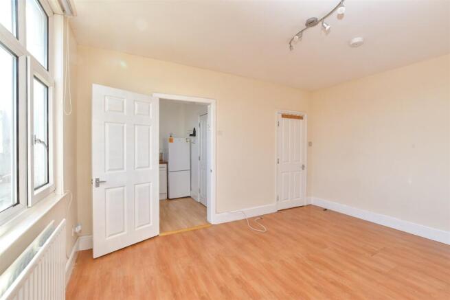Lounge/ Dining Room