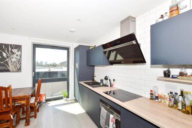 Kitchen/Lounge
