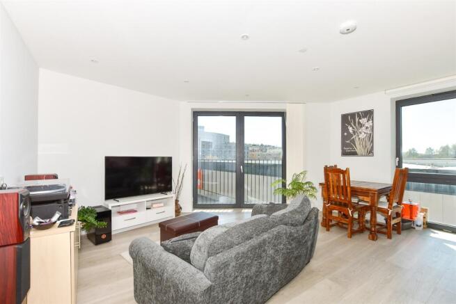 Kitchen/Lounge