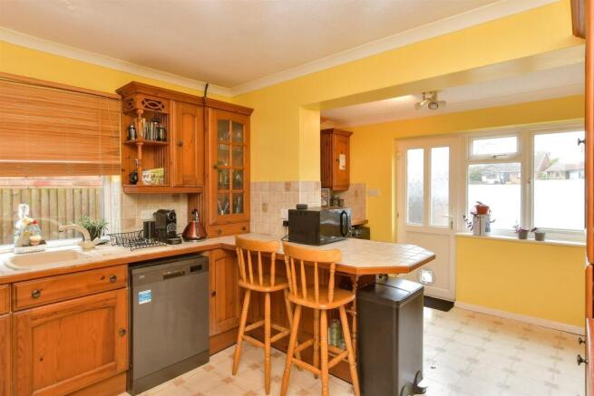 Kitchen /Breakfast Room