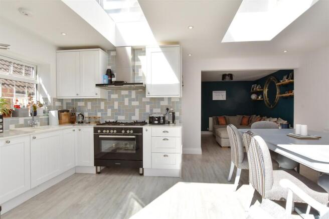 Kitchen/ Dining Area