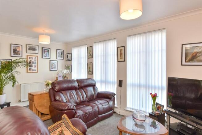 Lounge/ Dining Room