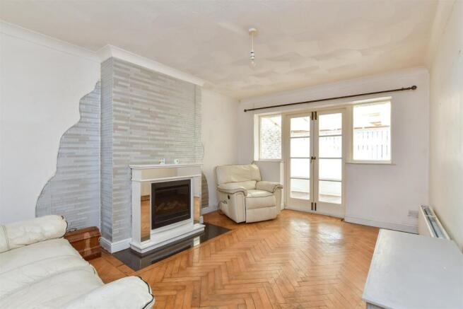 Lounge/ Dining Room