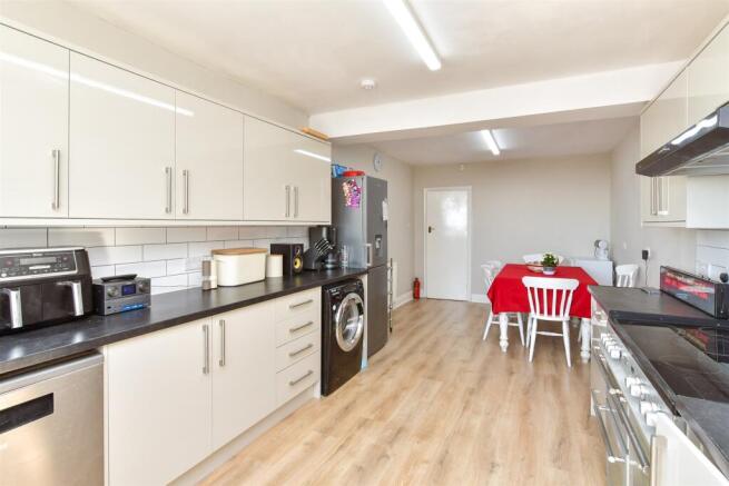 Kitchen/ Breakfast Room