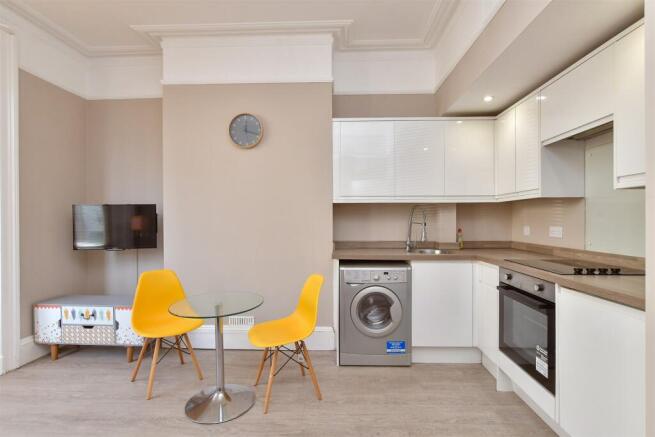 Kitchen/ Lounge