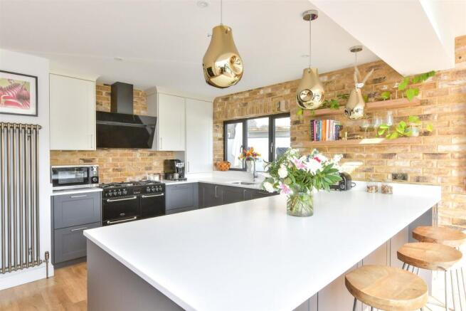 Kitchen/ Breakfast Room