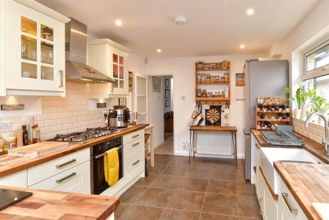 Kitchen/ Dining Area