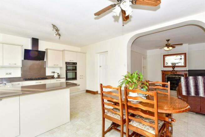 Kitchen/Dining Area