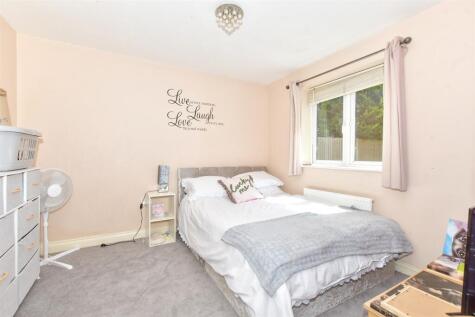 Shearer Close, Havant, Hampshire