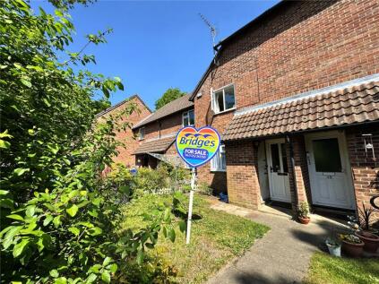 Morval Close, Farnborough, Hampshire, GU14