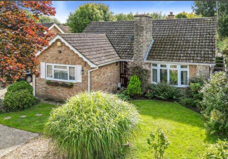 Hazel Avenue, Farnborough, Hampshire, GU14