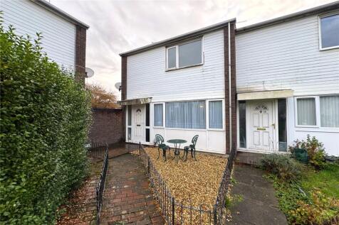 Carmarthen Close, Farnborough, Hampshire, GU14