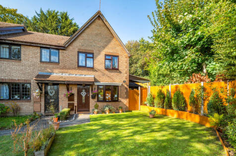 Essex Close, Frimley, Camberley, GU16
