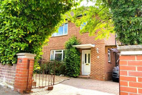Worsley Road, Frimley, Surrey, GU16