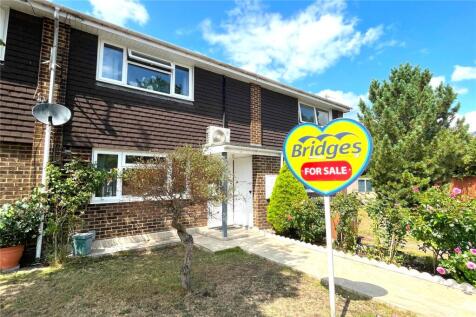 Chester Way, Tongham, Surrey, GU10