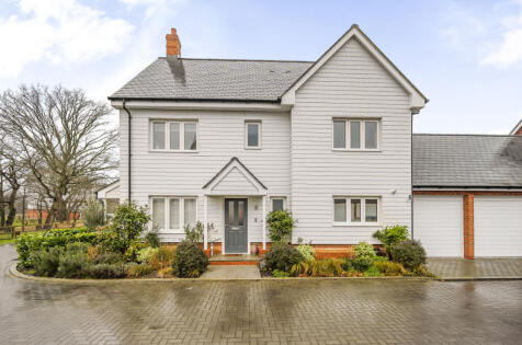 Lakeview Lane, Mytchett, Camberley, GU16
