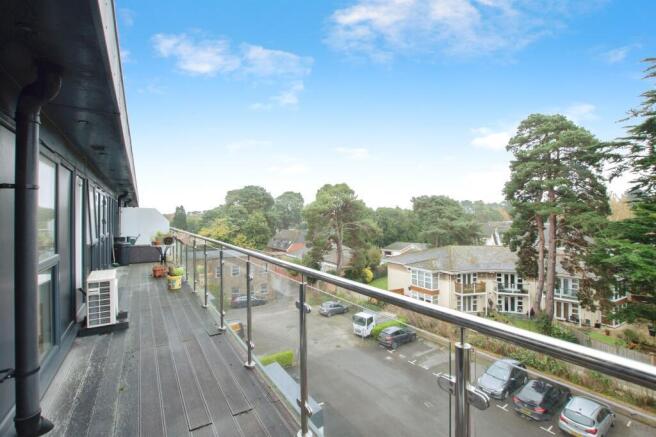 40' Balcony