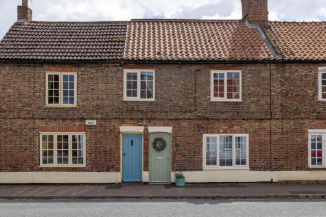 High Street, Airmyn, DN14 8LF