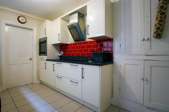 Kitchen (2).jpg