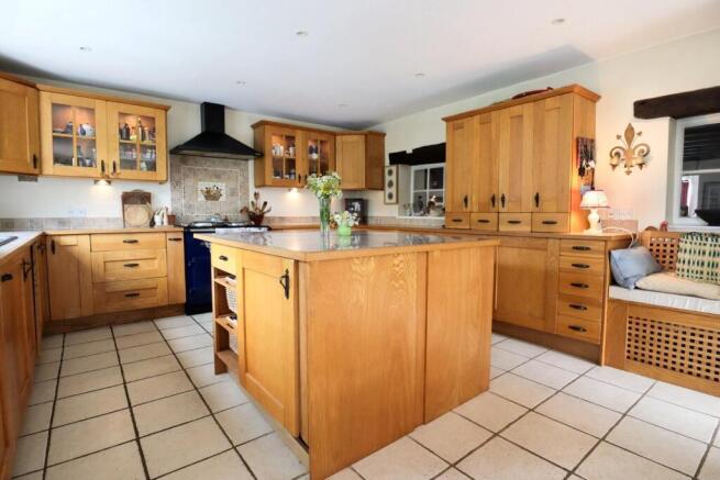 Kitchen - Breakfast room (2).jpg