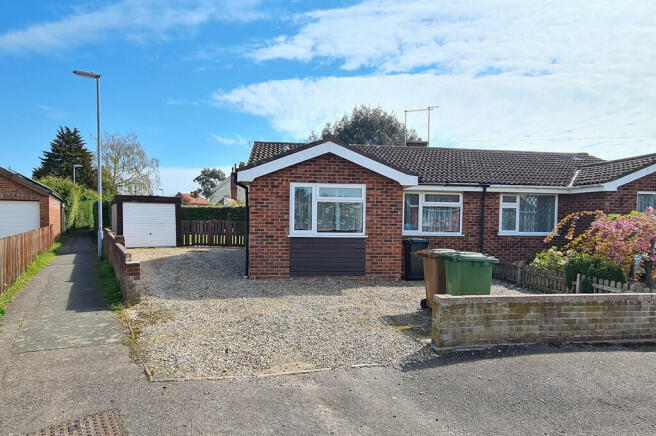 2 bedroom semi detached bungalow for sale in Burton Avenue North