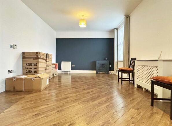 Living Room b.jpg