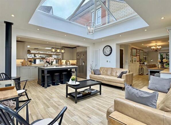 Kitchen Family Room.jpg