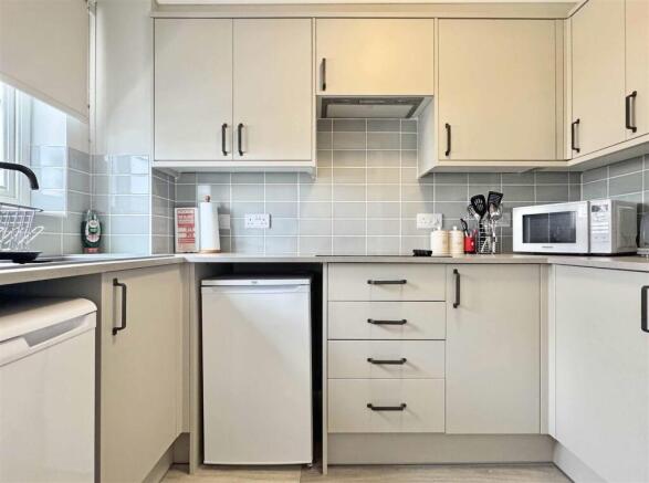 Kitchen c.jpg