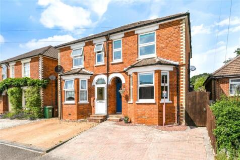 Cambridge Road, Crowthorne, Berkshire, RG45