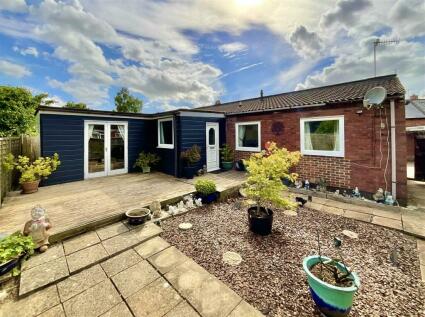 Cirencester - 2 bedroom bungalow for sale