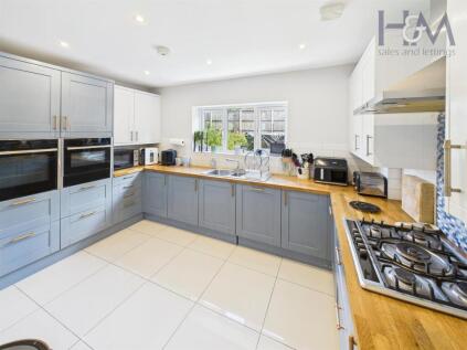 Bedwell Crescent, Stevenage, Hertfordshire, SG1 1ND