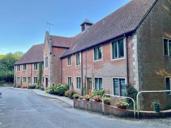 4 Waldron Court