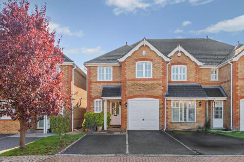 Guards Court, Ascot, Berkshire