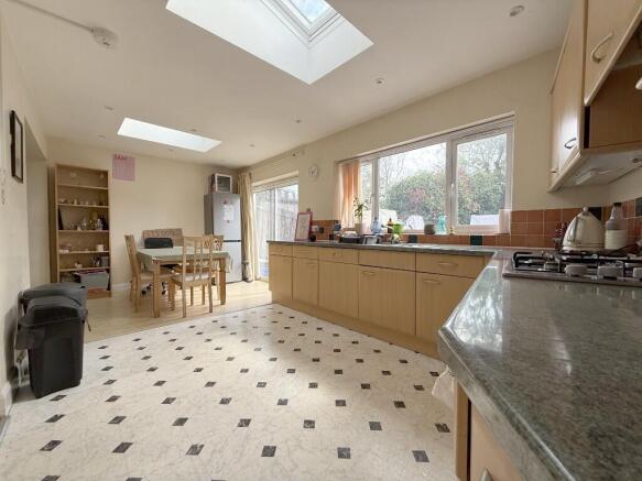 KITCHEN/DINER