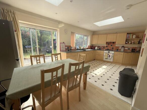 KITCHEN/DINER