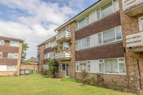 Laburnum Grove, Langley