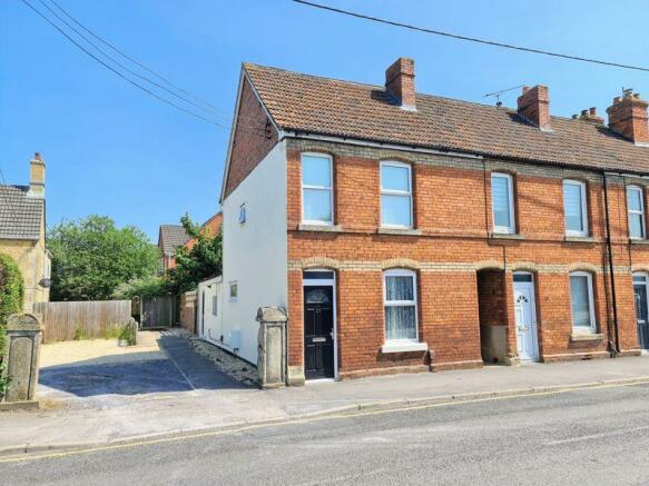 3 Bedroom Detached House For Sale In Melksham Sn12