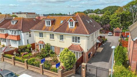 Stuart Road, Highcliffe On Sea, Christchurch, Dorset, BH23
