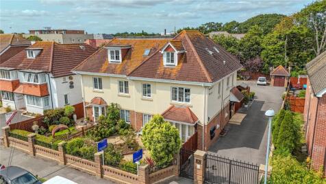 Stuart Road, Highcliffe, Christchurch, Dorset, BH23