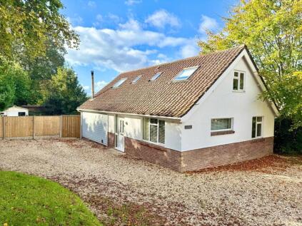 Shelley Close, Highcliffe On Sea, Christchurch, Dorset, BH23