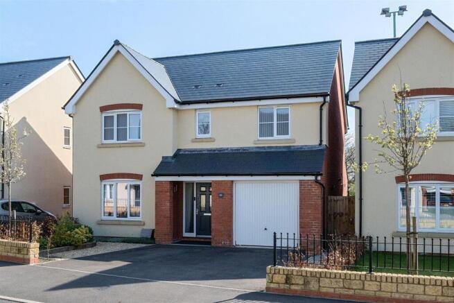 front 29 Winchcombe Ave.jpg